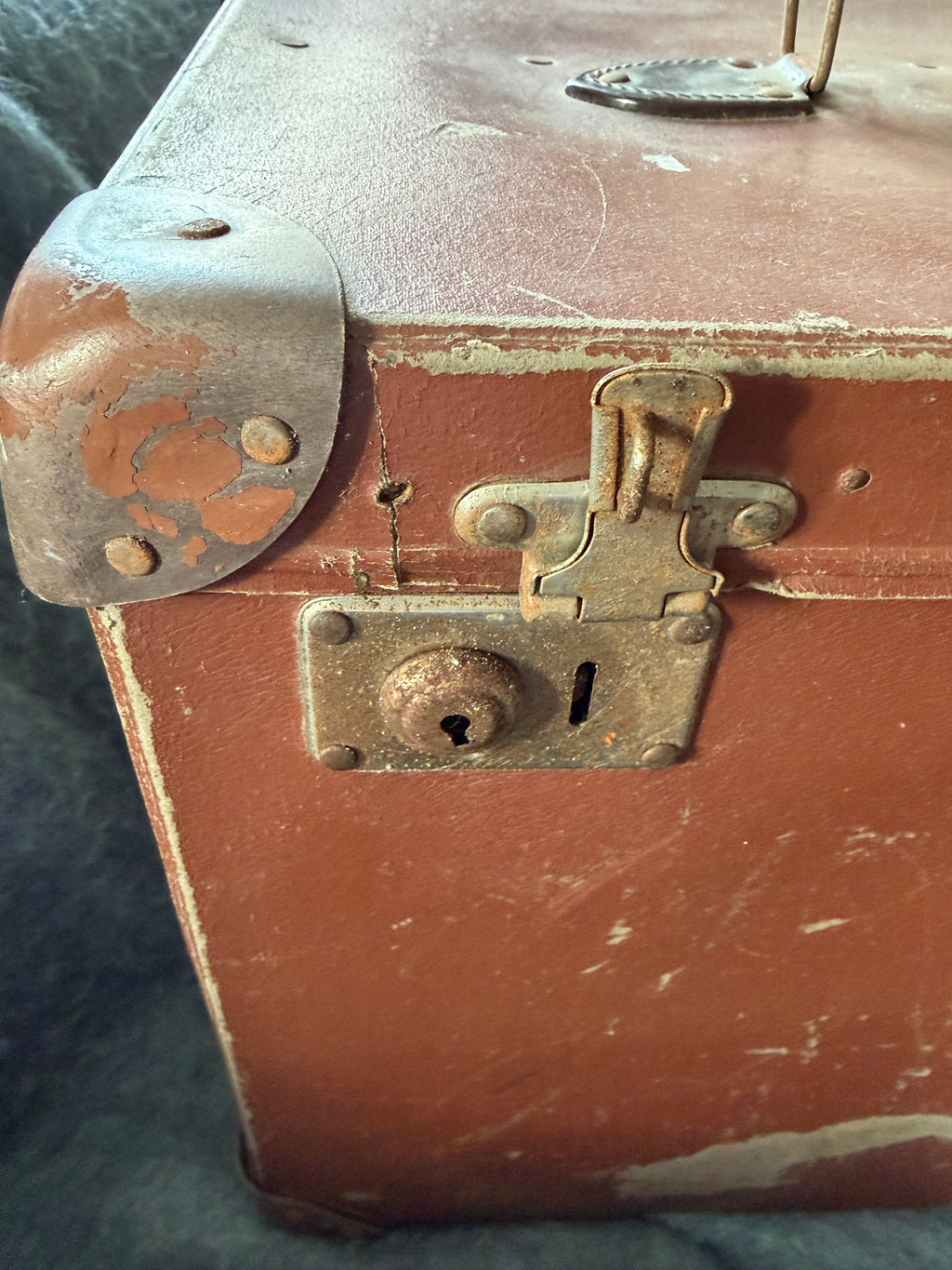 Vintage skøyter i original koffert – unikt dekorativt samlersett