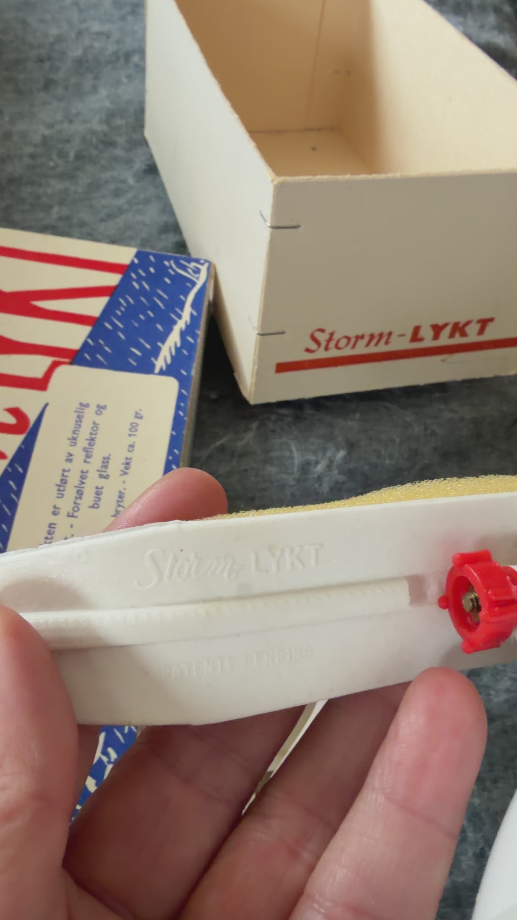 Vintage norsk Storm-Lykt – klassisk frilufts- og sikkerhetsutstyr